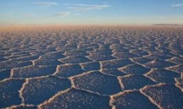 Salar de Uyuni Bolivia lithium salt lake